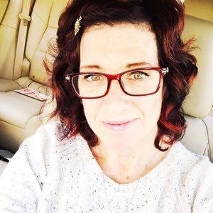 Meet your Posher, Laureen